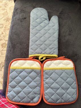 The Big One Blue, Orange and Yellow Quilted Oven Mitt and Pot Holders Set